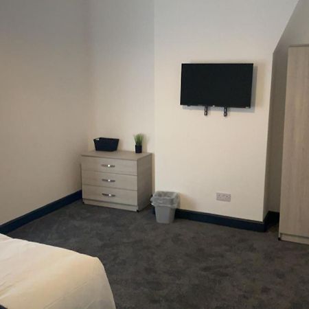 Houghton Guest House 1 Stoke-on-Trent Bagian luar foto