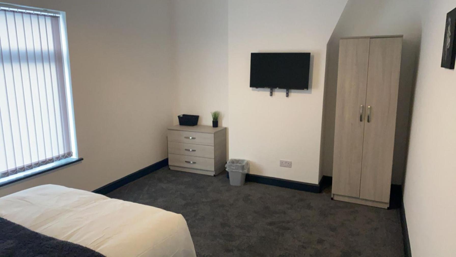 Houghton Guest House 1 Stoke-on-Trent Bagian luar foto