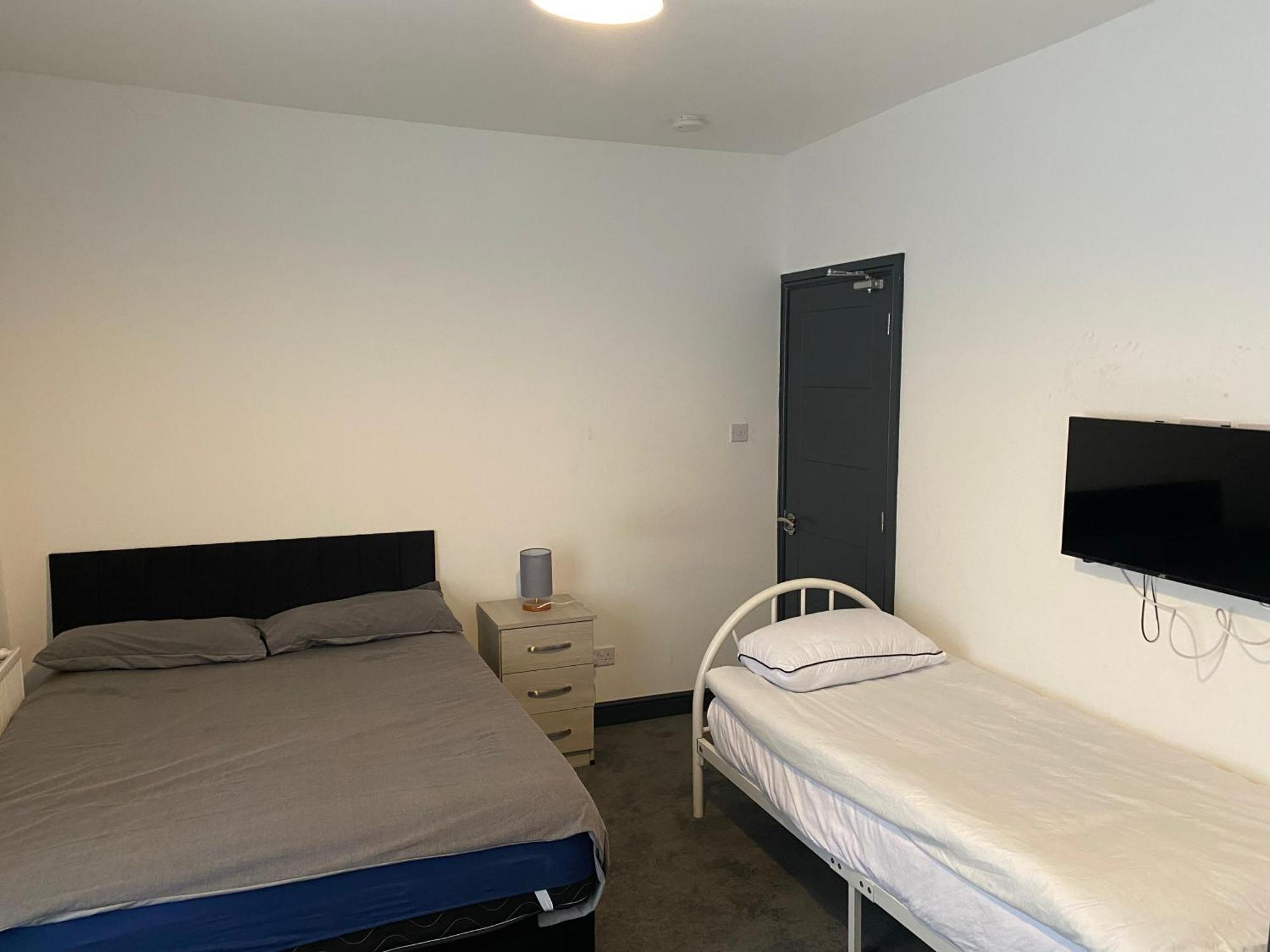 Houghton Guest House 1 Stoke-on-Trent Bagian luar foto