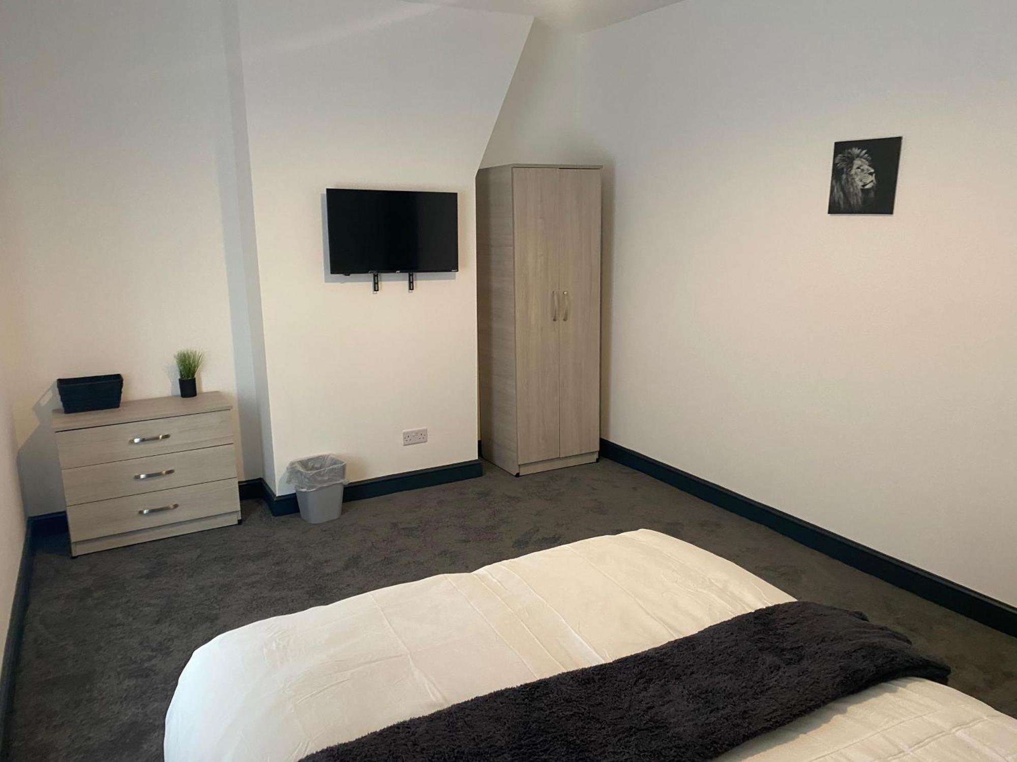 Houghton Guest House 1 Stoke-on-Trent Bagian luar foto