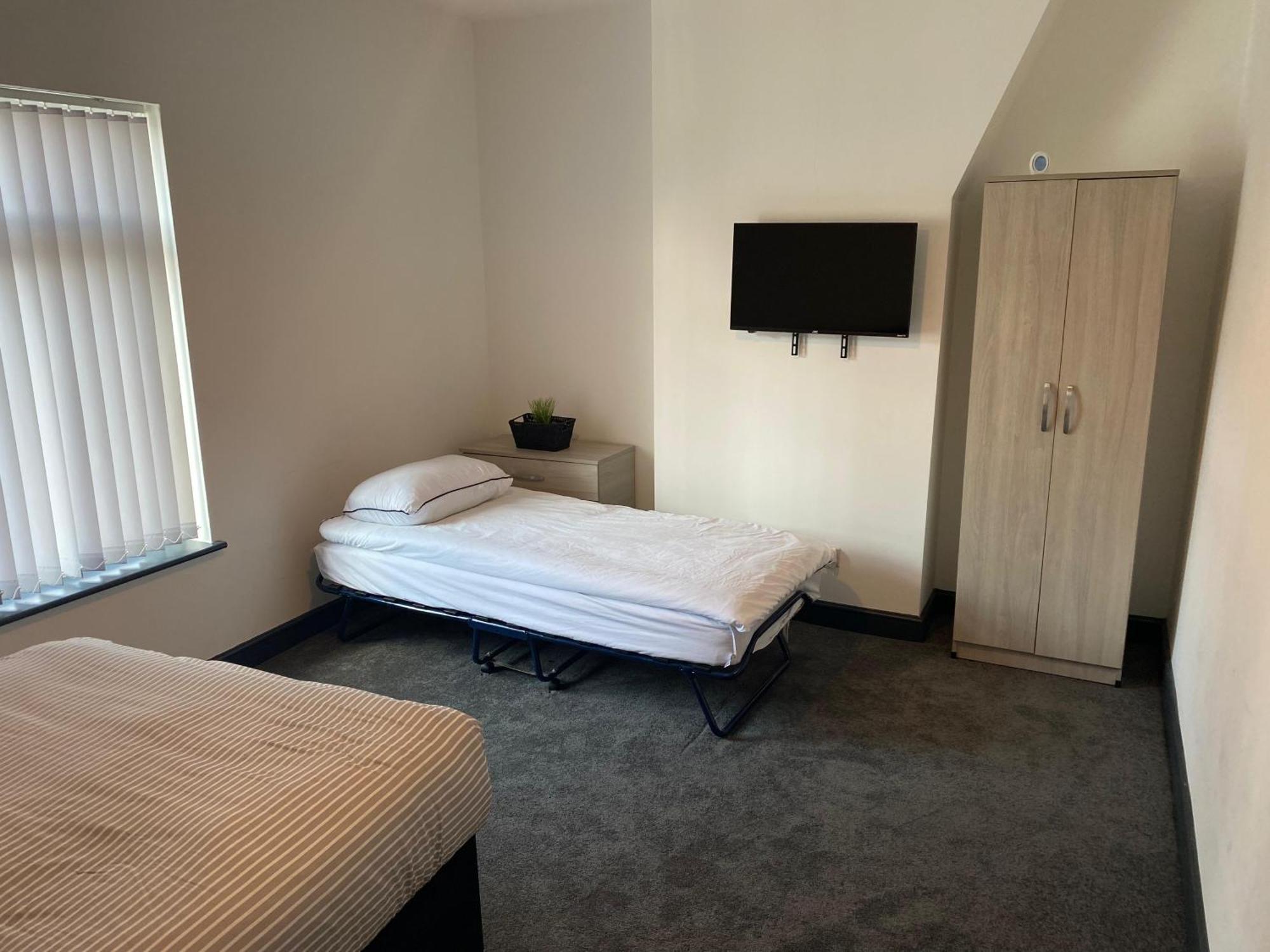 Houghton Guest House 1 Stoke-on-Trent Bagian luar foto